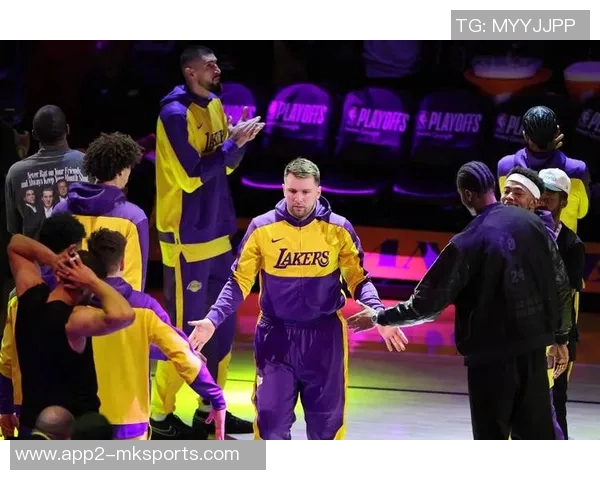 湖人高管看好用小里交易字母关键在于是否愿意放他上市场